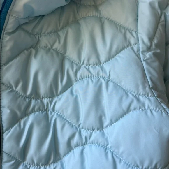 Columbia Two-Tone Blue Puffer Jacket for Kids - Picture 6 of 9